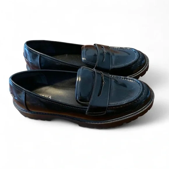 Women’s Classic Penny Loafers in Black - Picture 1 of 2